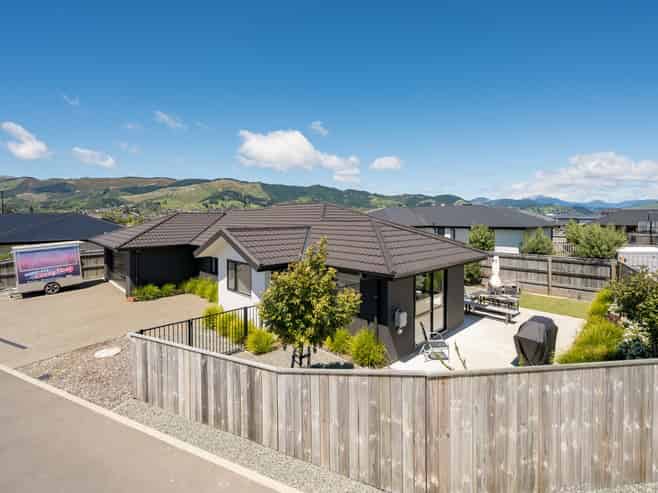 14 Woodley Road, Richmond