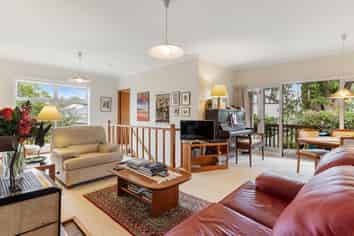 105 The Drive, Epsom