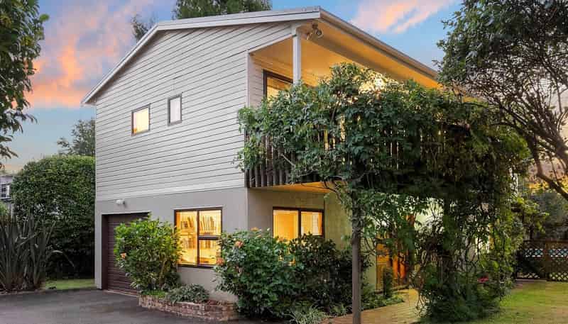 105 The Drive, Epsom