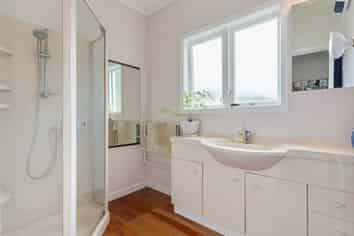 105 The Drive, Epsom