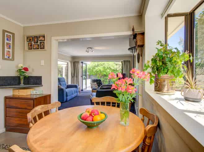 5 Collins Drive, Waikuku Beach