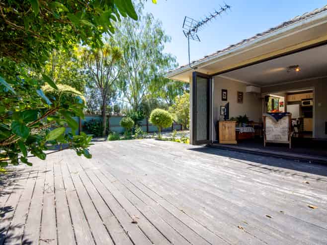 5 Collins Drive, Waikuku Beach