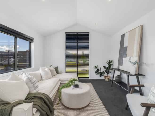 20 Selfe Crescent, Burwood