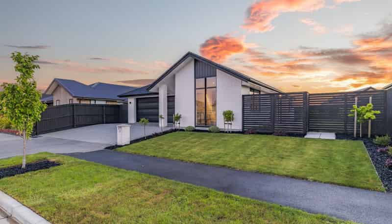 20 Selfe Crescent, Burwood