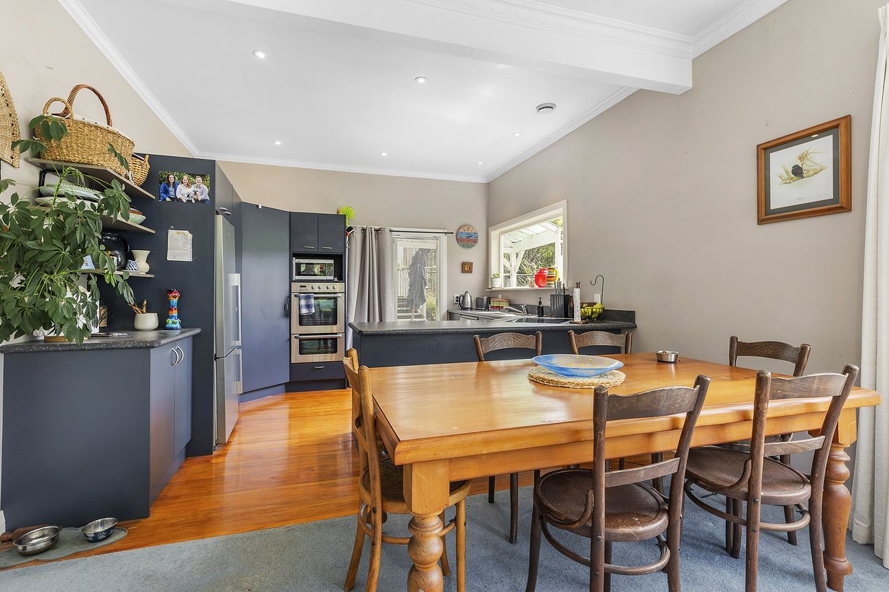 Spacious Grounds with Exceptional Future Potential - Aanzicht 4