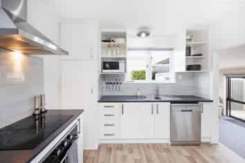 104 Clyde Crescent, Roslyn