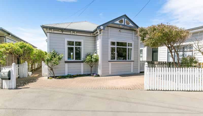 59 Queens Drive, Lyall Bay