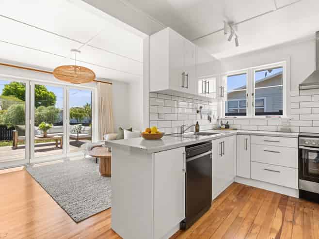 12 Nimon Street, Havelock North