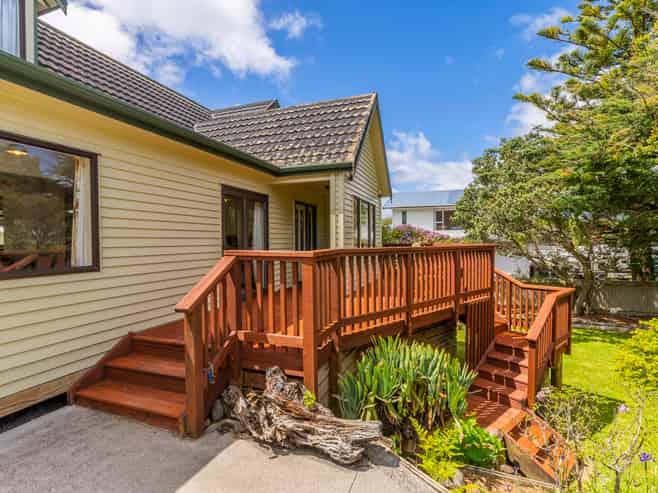 17 Ngapotiki Street, Paraparaumu Beach
