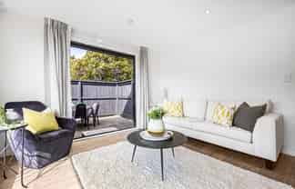 5/108-112 Unsworth Drive, Unsworth Heights
