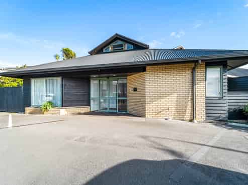 5/108-112 Unsworth Drive, Unsworth Heights