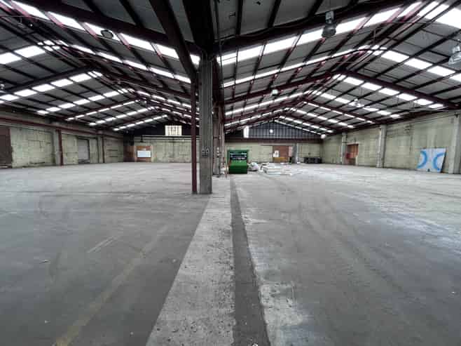 Large High Stud Industrial Warehouse