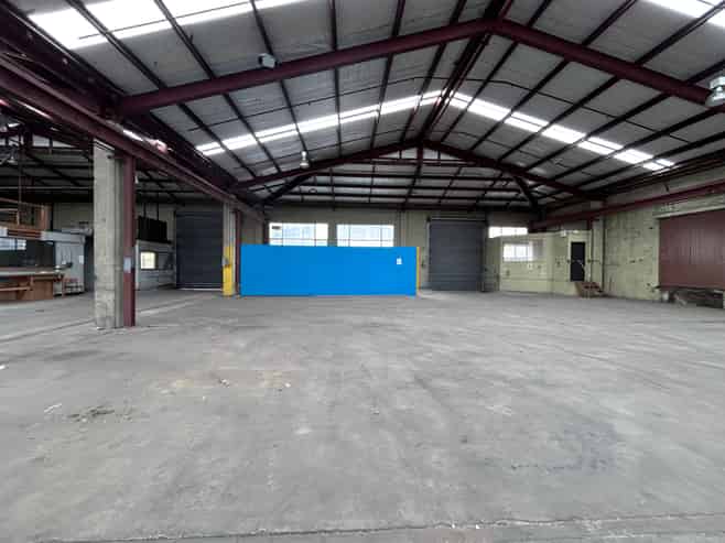 Large High Stud Industrial Warehouse