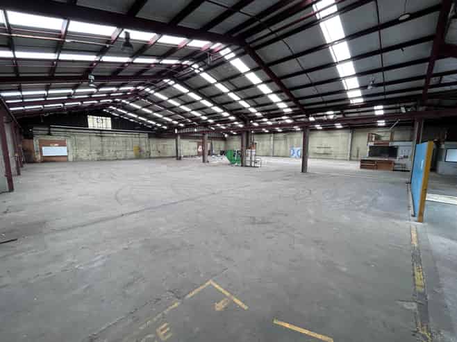 Large High Stud Industrial Warehouse