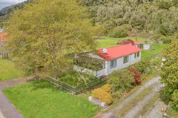 43 Main Road, Harihari