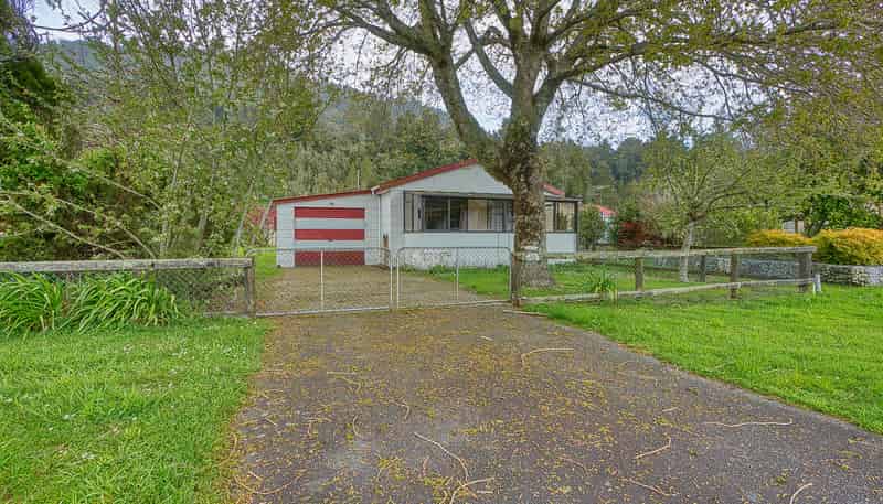 43 Main Road, Harihari