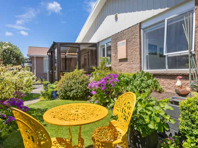 1/6 Webster Street, Westown