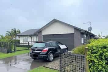 44 Benmore Crescent, Pyes Pa