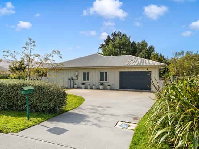 6 Mckerrow Place, Featherston