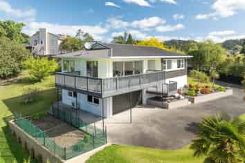 48 Atkinson Road, Titirangi