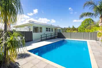 48 Atkinson Road, Titirangi