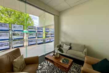 Well-located Service or Retail Space