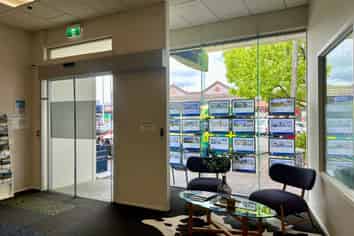 Well-located Service or Retail Space