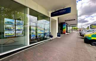 Well-located Service or Retail Space