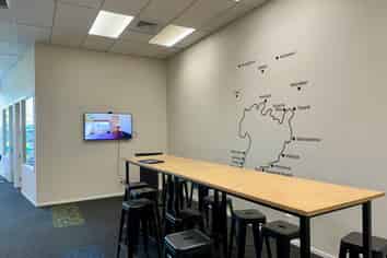 Well-located Service or Retail Space