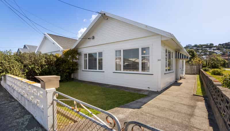 100 Yule Street, Lyall Bay