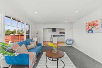 1/203 Main North Road, Redwood