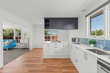 1/203 Main North Road, Redwood