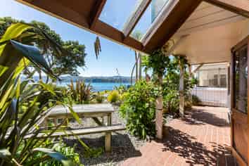 146 Breaker Bay Rd, Breaker Bay