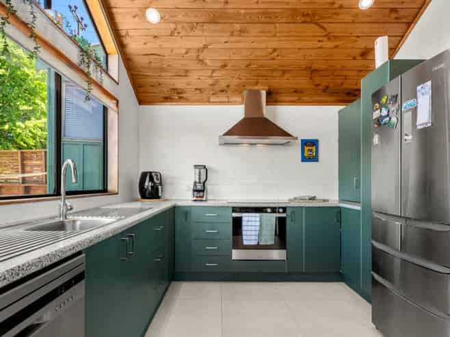 961 East Coast Road, Torbay