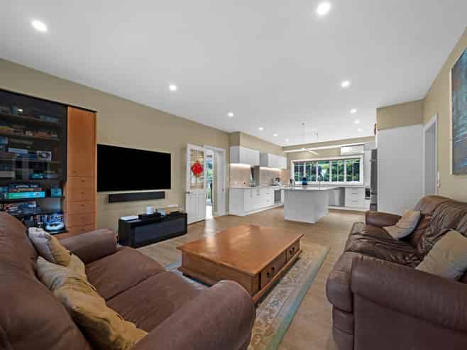 15 Tiffany Close, Totara Park