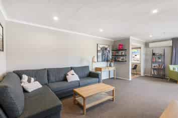 16 Spicer Place, Tawa