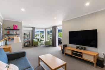 16 Spicer Place, Tawa