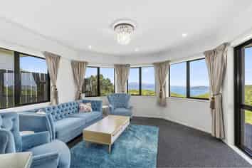 52 Miles Crescent, Newlands