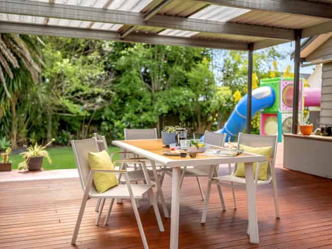 10 Fourth View Avenue, Beachlands