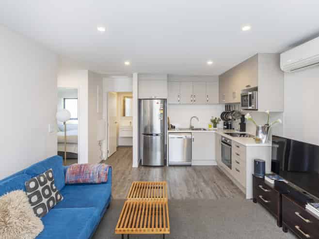 8/80 Shakespeare Road, Waltham