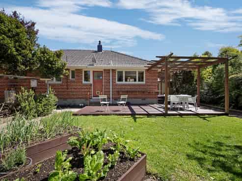 8 Merton Place, Bryndwr