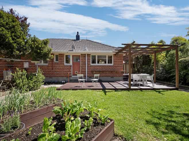 8 Merton Place, Bryndwr