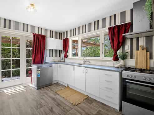 8 Merton Place, Bryndwr