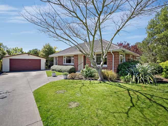 8 Merton Place, Bryndwr