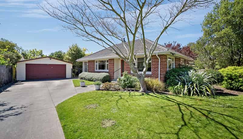 8 Merton Place, Bryndwr