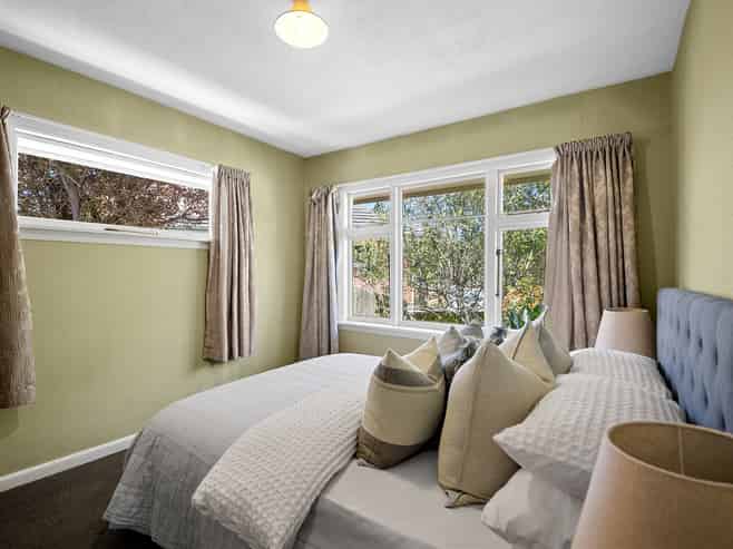 8 Merton Place, Bryndwr