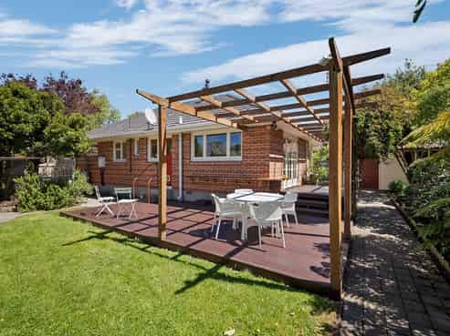 8 Merton Place, Bryndwr