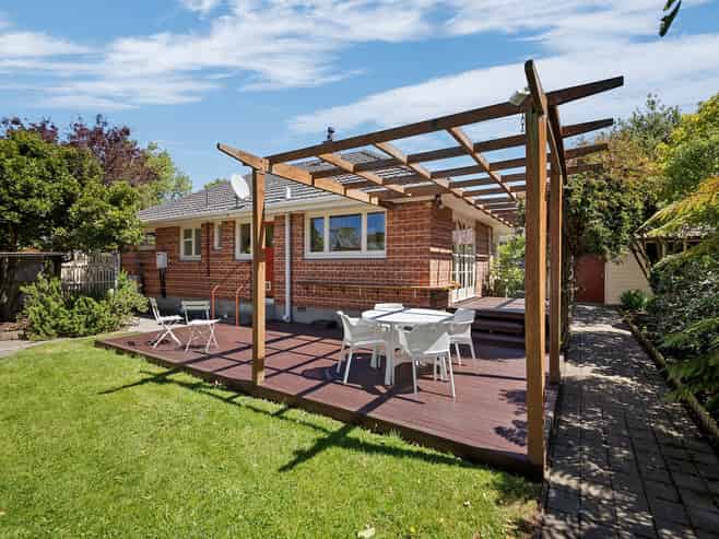 8 Merton Place, Bryndwr