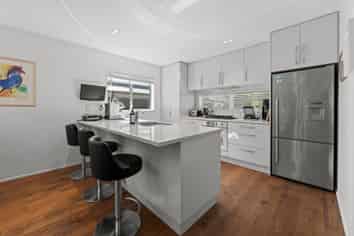 35B Holly Road, Saint Albans