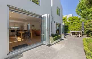 35B Holly Road, Saint Albans